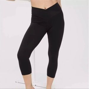 Aerie Crossover 3/4 Cropped High Waisted Legging